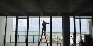 💼✨ Whether it’s your residential or commercial property, we’ve got you covered! 🏢 Our expert team will transform your windows, providing privacy, reducing glare, and protecting against harmful UV rays. Plus, our results are simply stunning! 😍